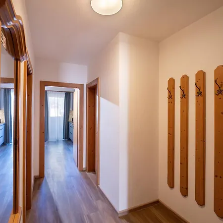 德尼斯公寓酒店 *