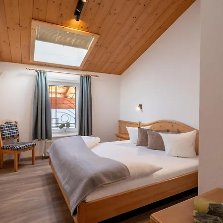 德尼斯公寓酒店