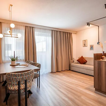 德尼斯公寓酒店